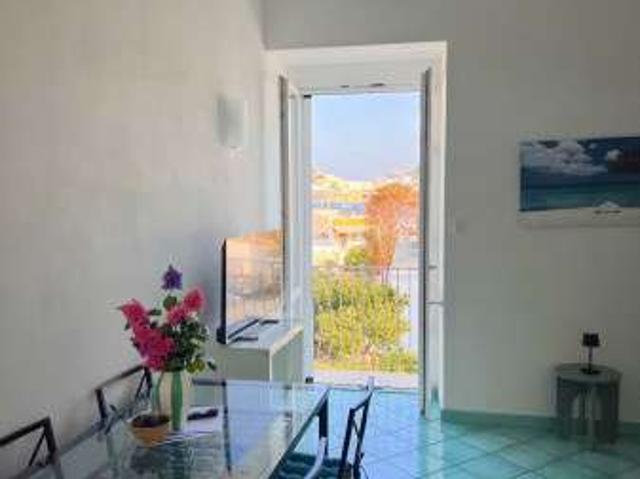 Appartamento arredato con terrazzo Centro