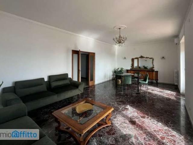 Appartamento arredato con terrazzo Centro