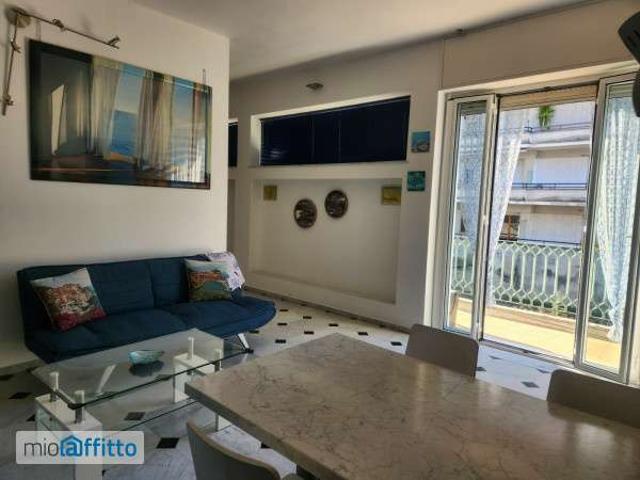 Appartamento arredato con terrazzo Centro