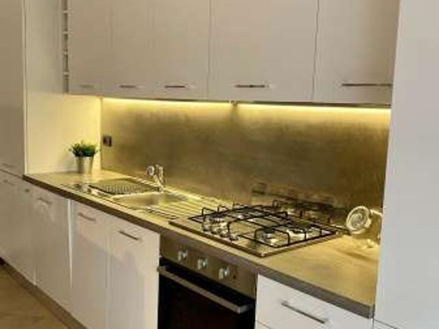 Appartamento arredato con terrazzo Centro