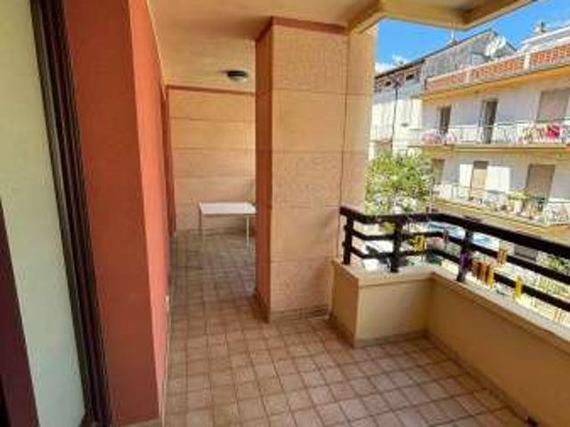 Appartamento arredato con terrazzo Centro