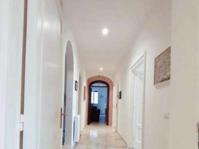 Appartamento arredato con terrazzo Centro