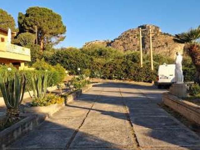 Appartamento arredato con terrazzo Centro