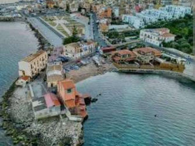 Appartamento arredato con terrazzo Centro