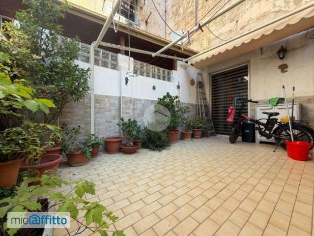 Appartamento arredato con terrazzo Centro tribunali