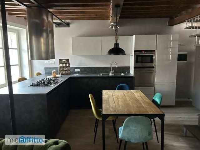 Appartamento arredato con terrazzo Centro centro storico