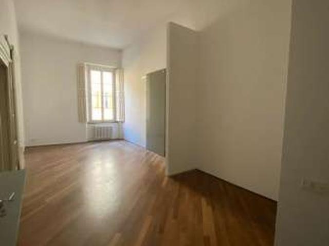 Appartamento arredato con terrazzo Centro centro storico