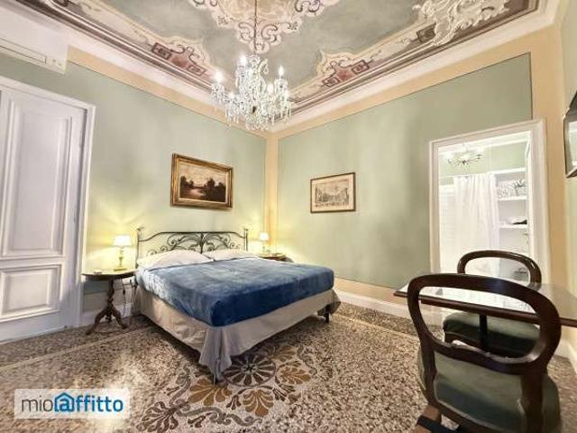 Appartamento arredato con terrazzo Centro storico de ferrari