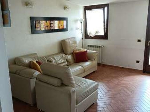 Appartamento arredato con terrazzo Certosa, quarto oggiaro, villa pizzone