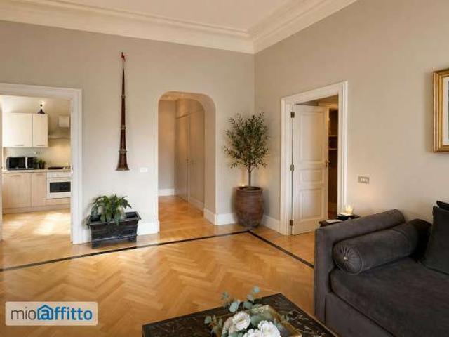 Appartamento arredato con terrazzo Chiaia