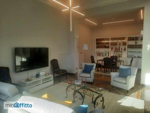 Appartamento arredato con terrazzo Circonvallazione righi