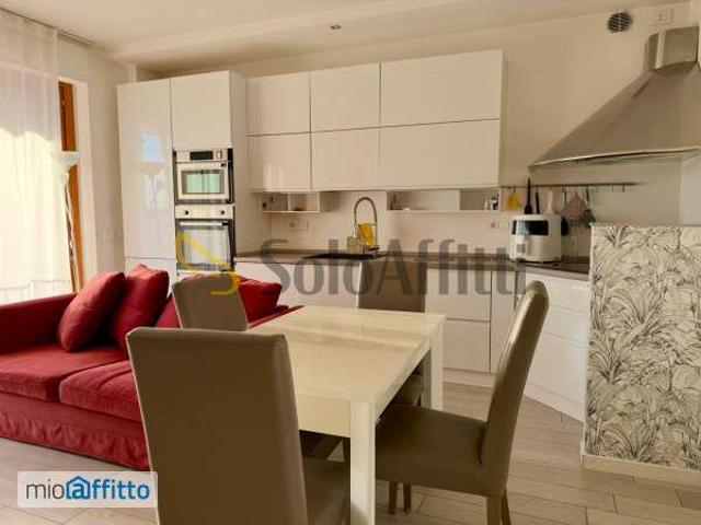 Appartamento arredato con terrazzo Città studi, lambrate, udine, loreto