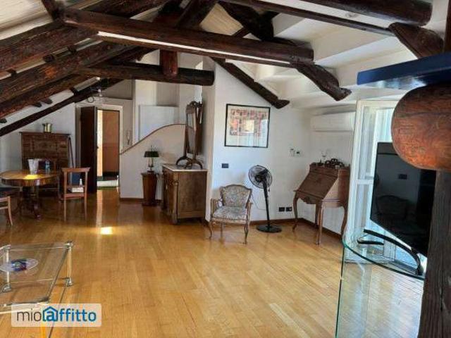 Appartamento arredato con terrazzo Crocetta