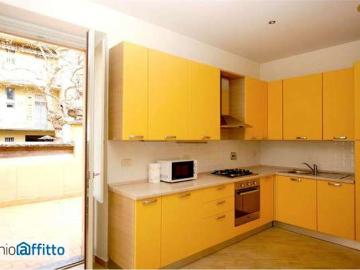 Appartamento arredato con terrazzo Crocetta