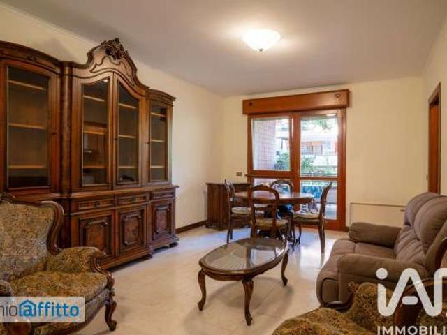 Appartamento arredato con terrazzo Eur, laurentino, checchignola, montagnola, fonte meravigliosa