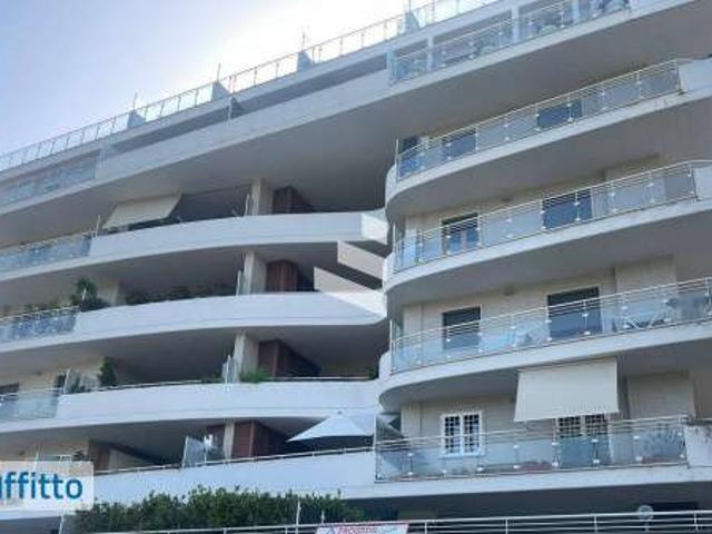 Appartamento arredato con terrazzo Eur, laurentino, checchignola, montagnola, fonte meravigliosa