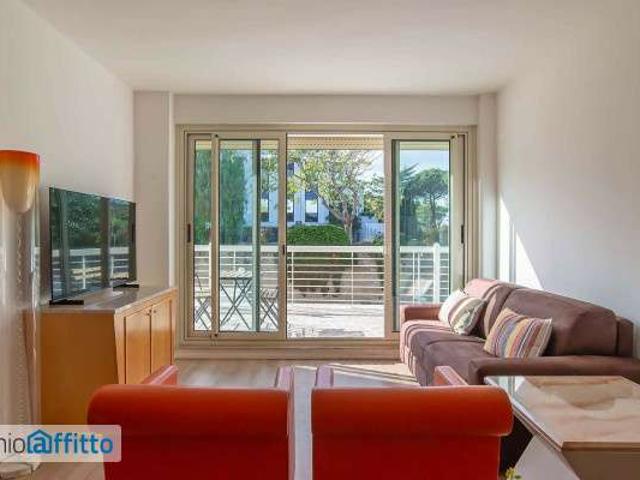 Appartamento arredato con terrazzo Eur, laurentino, checchignola, montagnola, fonte meravigliosa