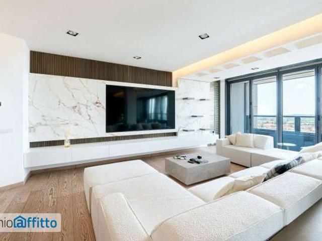 Appartamento arredato con terrazzo Eur, laurentino, checchignola, montagnola, fonte meravigliosa