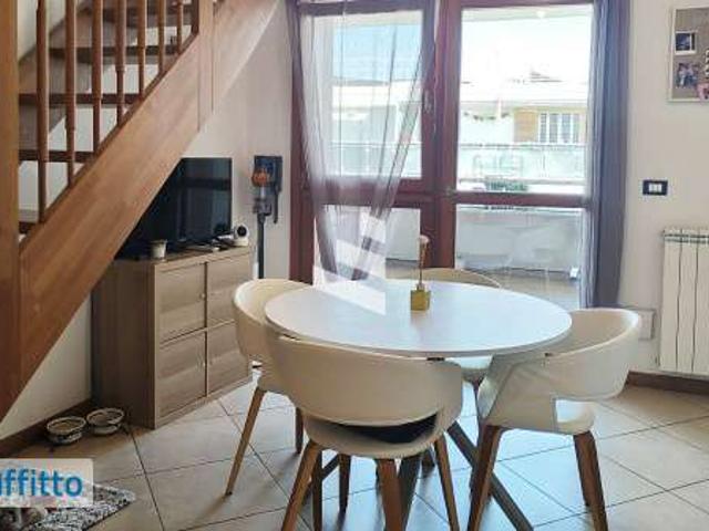 Appartamento arredato con terrazzo Eur, laurentino, checchignola, montagnola, fonte meravigliosa