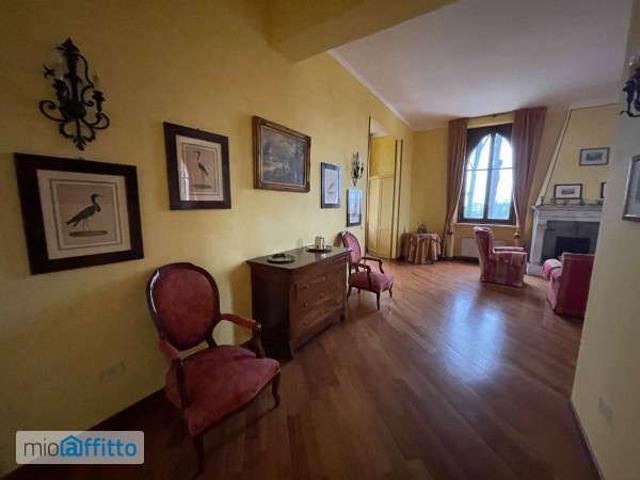 Appartamento arredato con terrazzo Entroterra