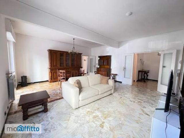 Appartamento arredato con terrazzo Genova