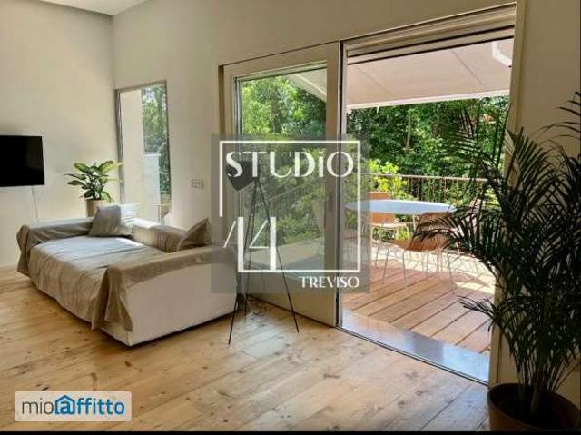 Appartamento arredato con terrazzo Intorno mura
