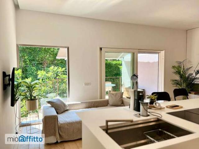 Appartamento arredato con terrazzo Intorno mura