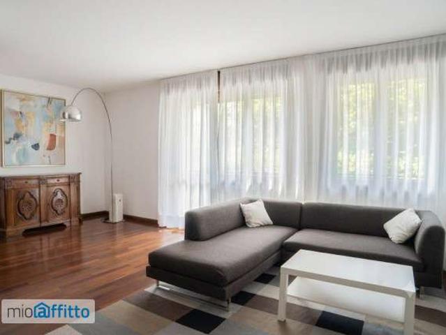 Appartamento arredato con terrazzo Intorno mura