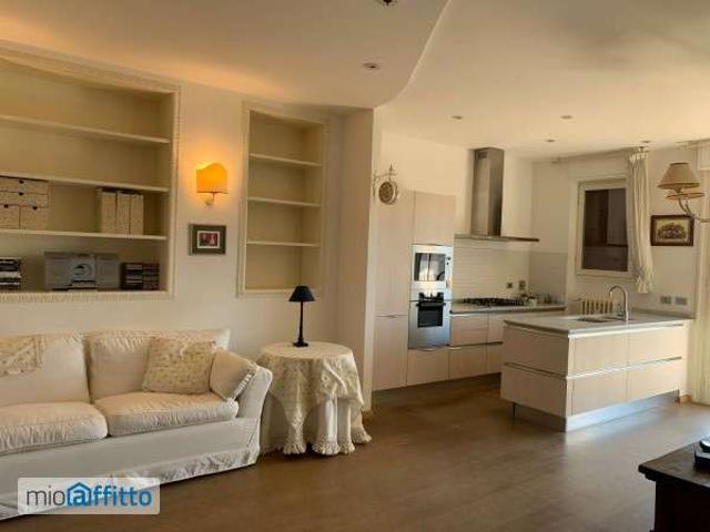 Appartamento arredato con terrazzo Isolotto e legnaia
