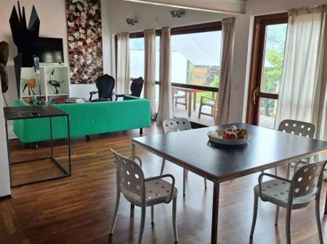 Appartamento arredato con terrazzo Laveno