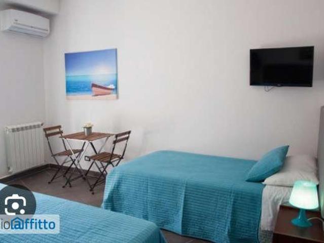 Appartamento arredato con terrazzo Punta grande