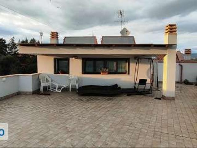 Appartamento arredato con terrazzo Passo corese