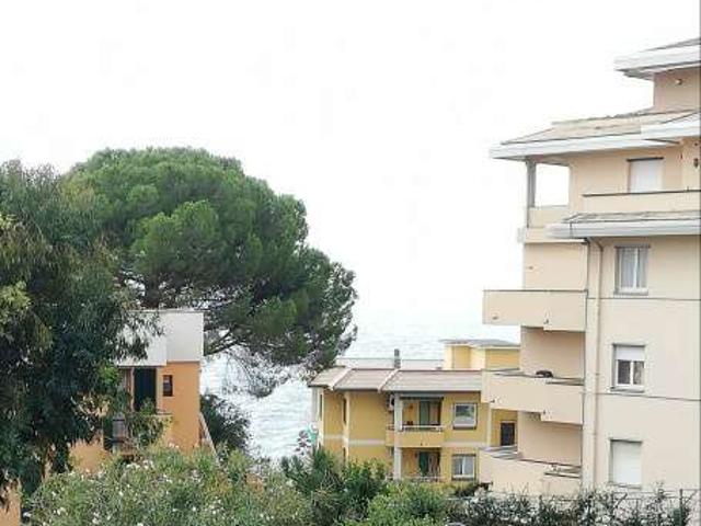 Appartamento arredato con terrazzo Pineta