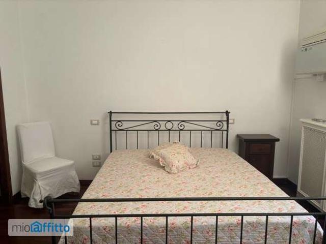 Appartamento arredato con terrazzo Prima periferia saione