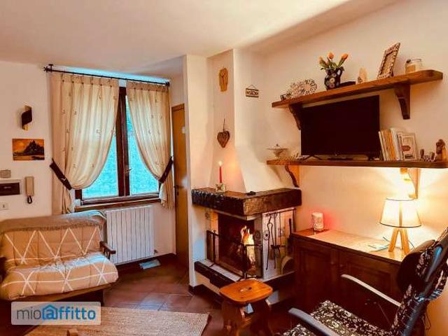 Appartamento arredato con terrazzo Rocca Di Mezzo