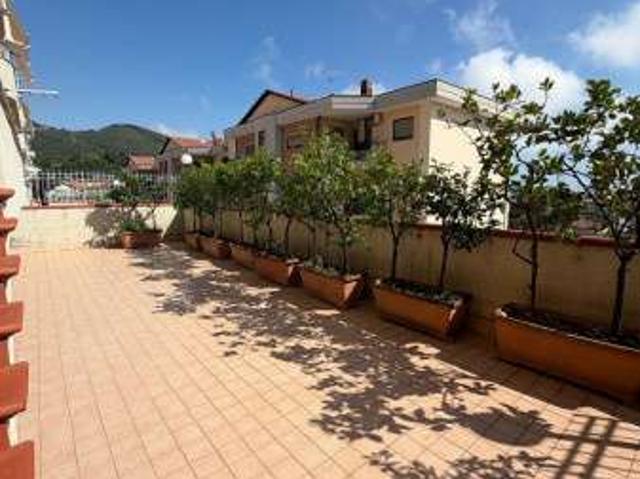 Appartamento arredato con terrazzo Salerno