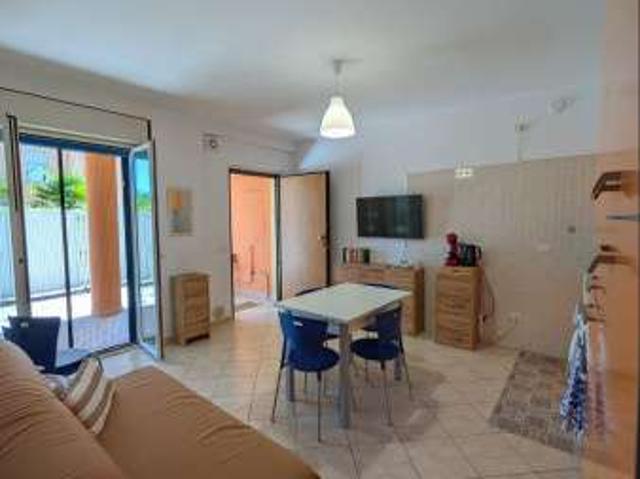 Appartamento arredato con terrazzo Salvo marina