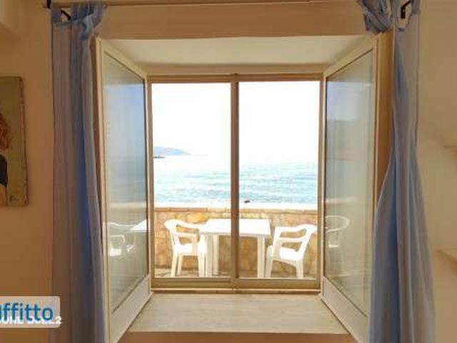 Appartamento arredato con terrazzo San nicola a mare