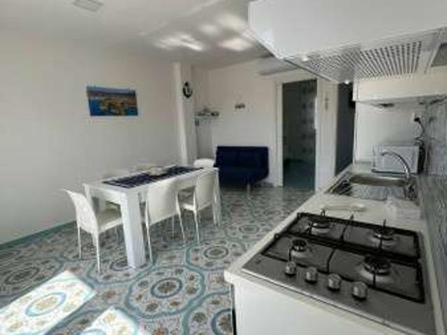 Appartamento arredato con terrazzo Santa maria