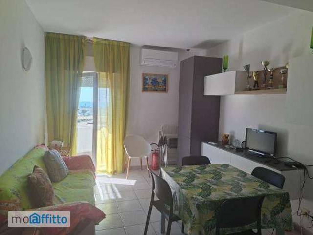 Appartamento arredato con terrazzo Scossicci