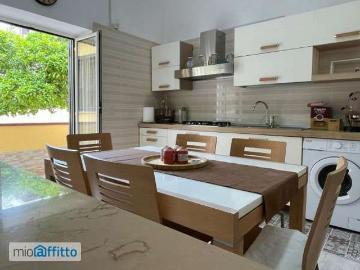 Appartamento arredato con terrazzo Secondigliano