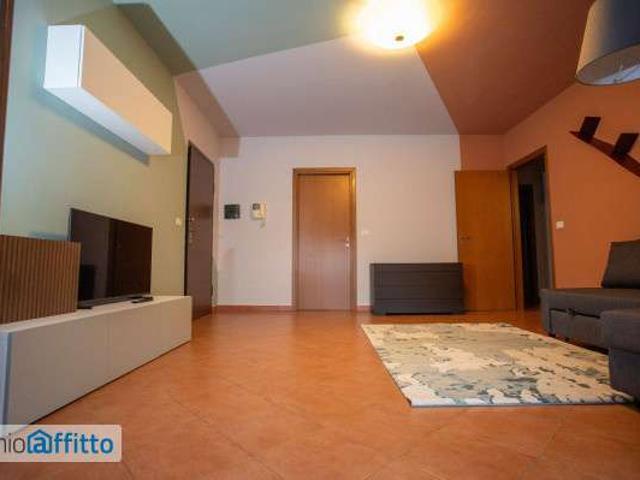 Appartamento arredato con terrazzo Semicentro