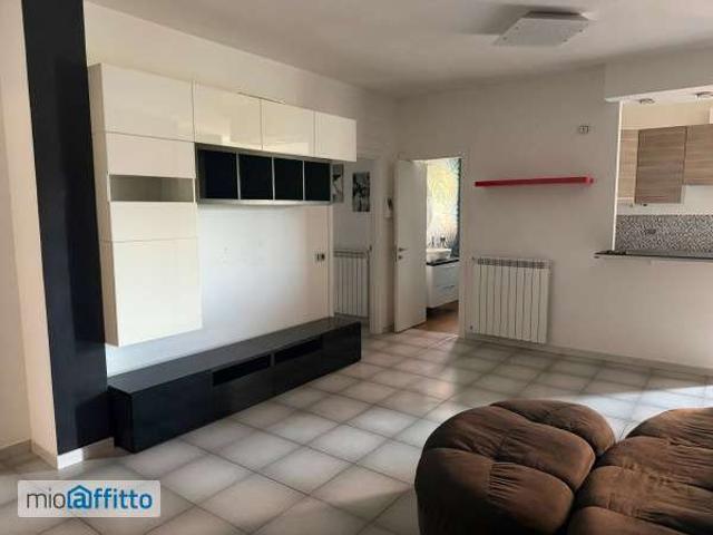 Appartamento arredato con terrazzo Settebagni, salaria