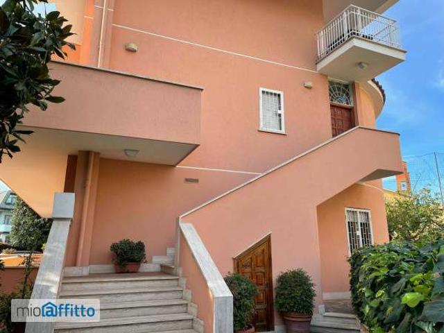 Appartamento arredato con terrazzo Tor vergata, morena, romanina