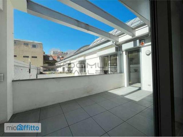 Appartamento arredato con terrazzo Torino