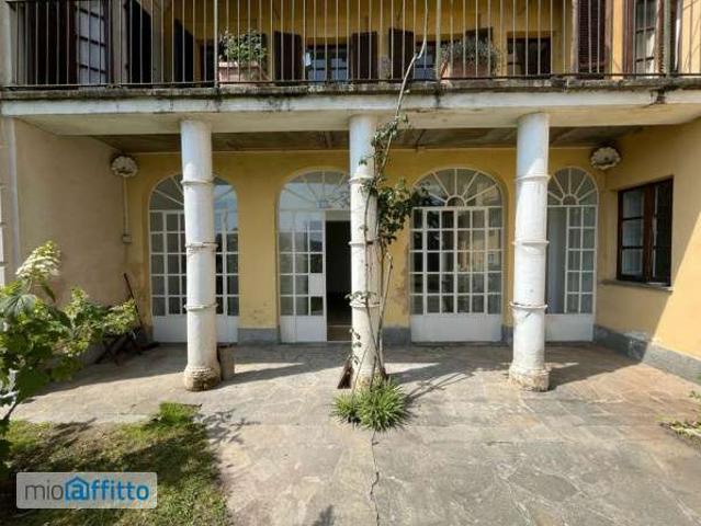 Appartamento arredato con terrazzo Torino