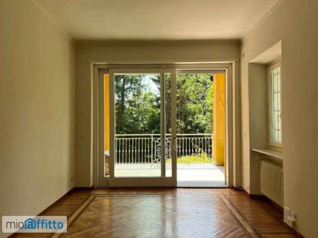 Appartamento arredato con terrazzo Torino
