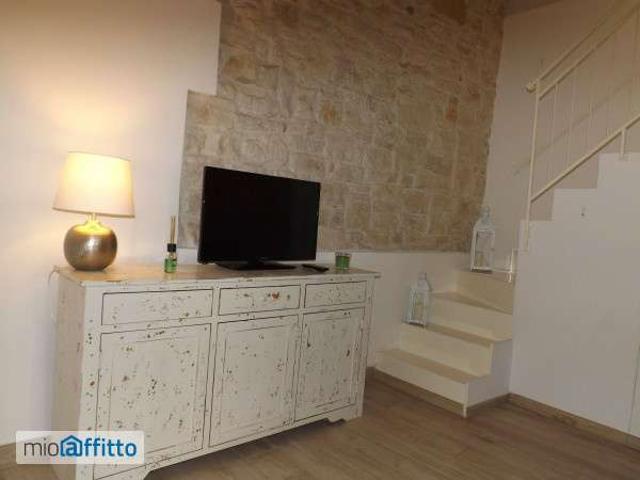 Appartamento arredato con terrazzo Trani
