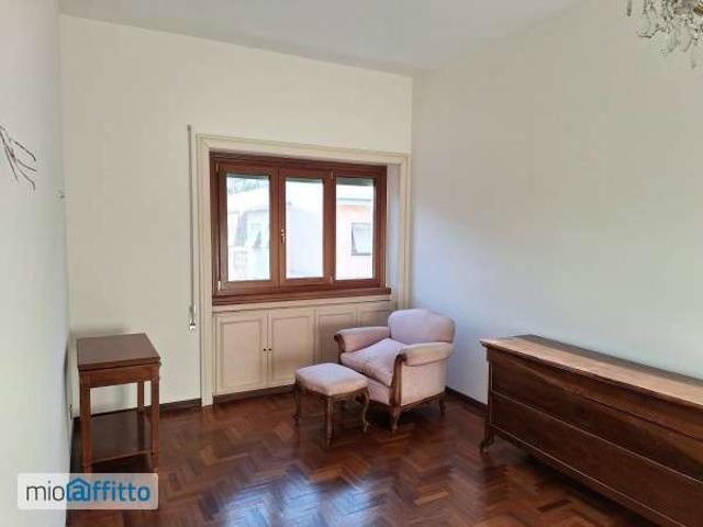Appartamento arredato con terrazzo Trieste, salario
