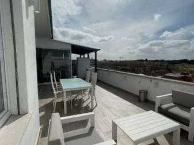 Appartamento arredato con terrazzo Trieste, salario